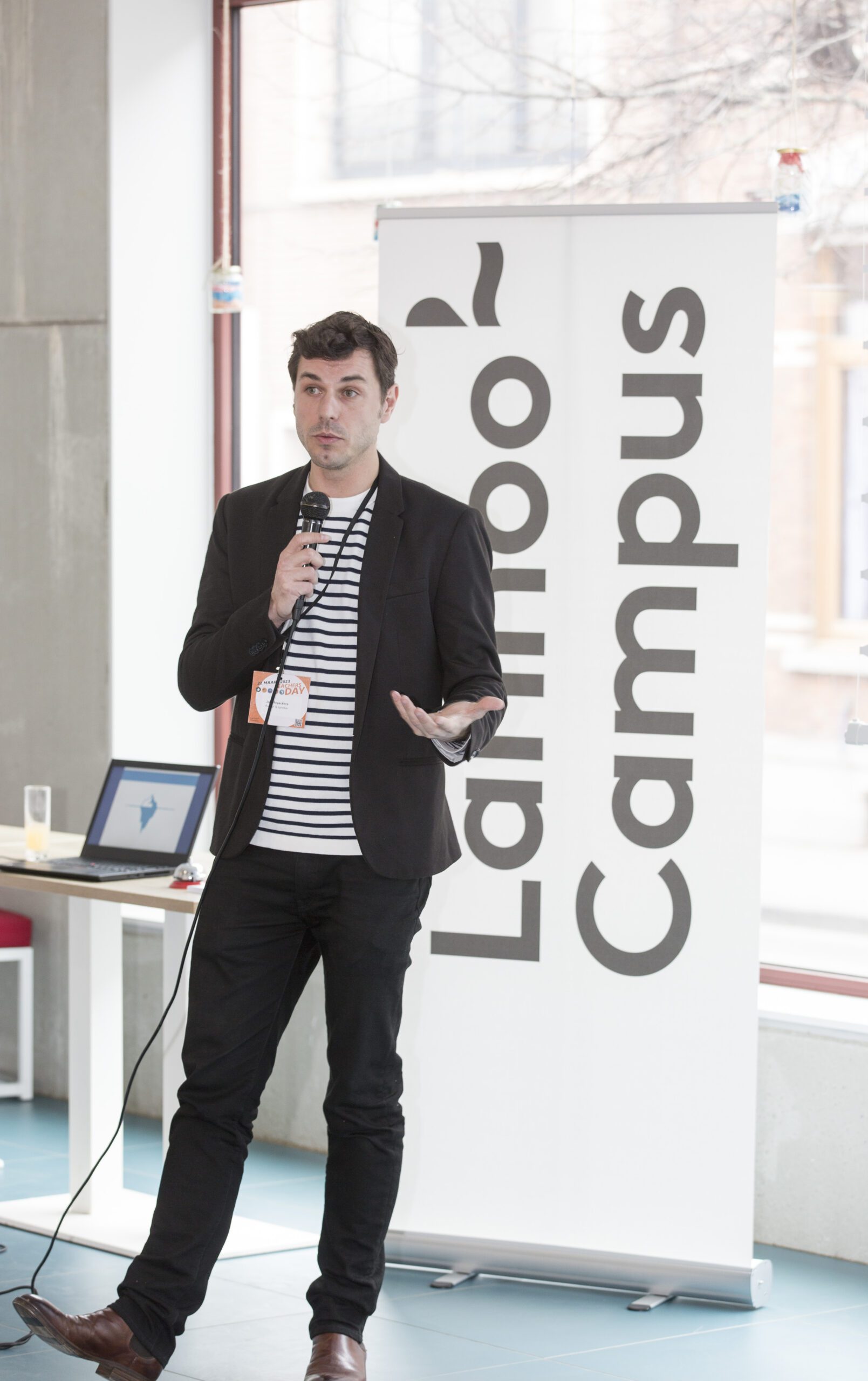 Jan Royackers geeft een keynote over zijn boek "Meester in lesgeven" tijdens de boekvoorstelling bij Lannoo Campus.
